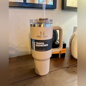 Stanley 40 Oz Travel Quencher -Driftwood